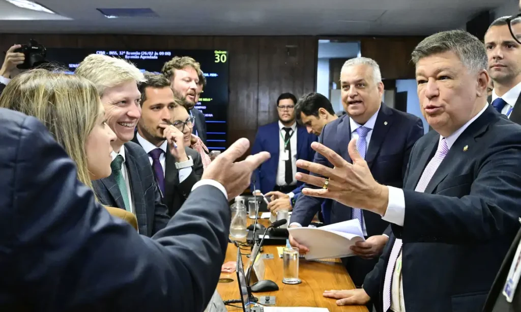 CPMI do INSS aprova quebra de sigilo de Lulinha e convoca André Moura