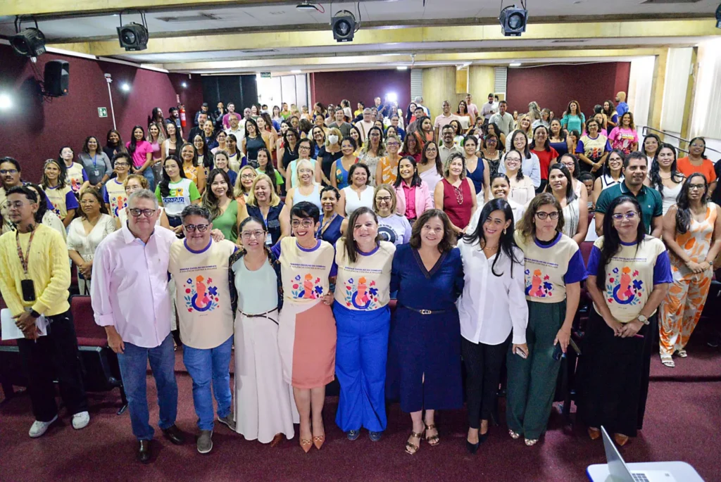 Abertura da Semana Escolar de Combate à Violência contra a Mulher mobiliza educadores e gestores da rede pública estadual de ensino