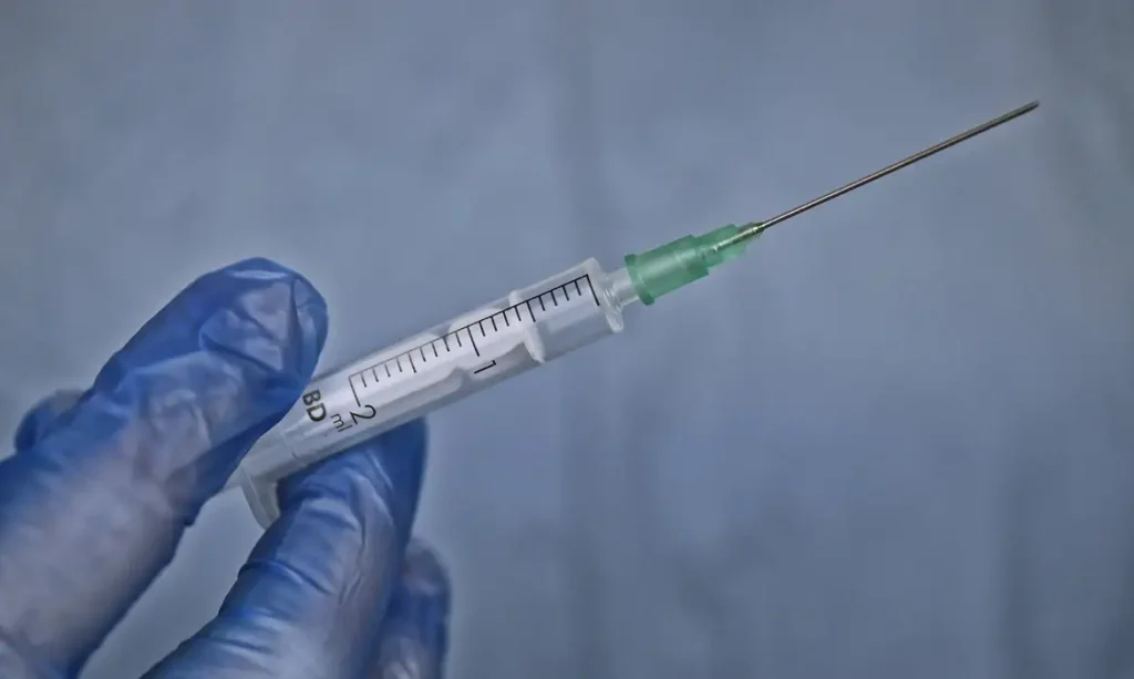 Anvisa alerta para riscos de uso indevido de preenchedores dérmicos