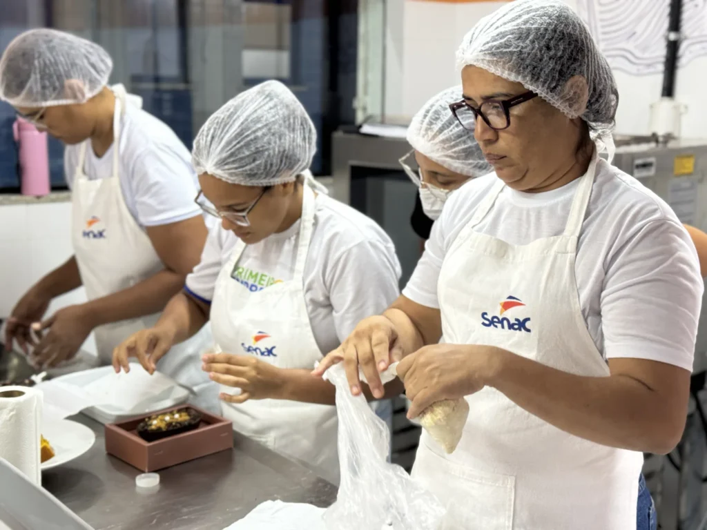 Programa Qualifica Sergipe forma primeiras alunas em cursos de culinária voltados para a Páscoa