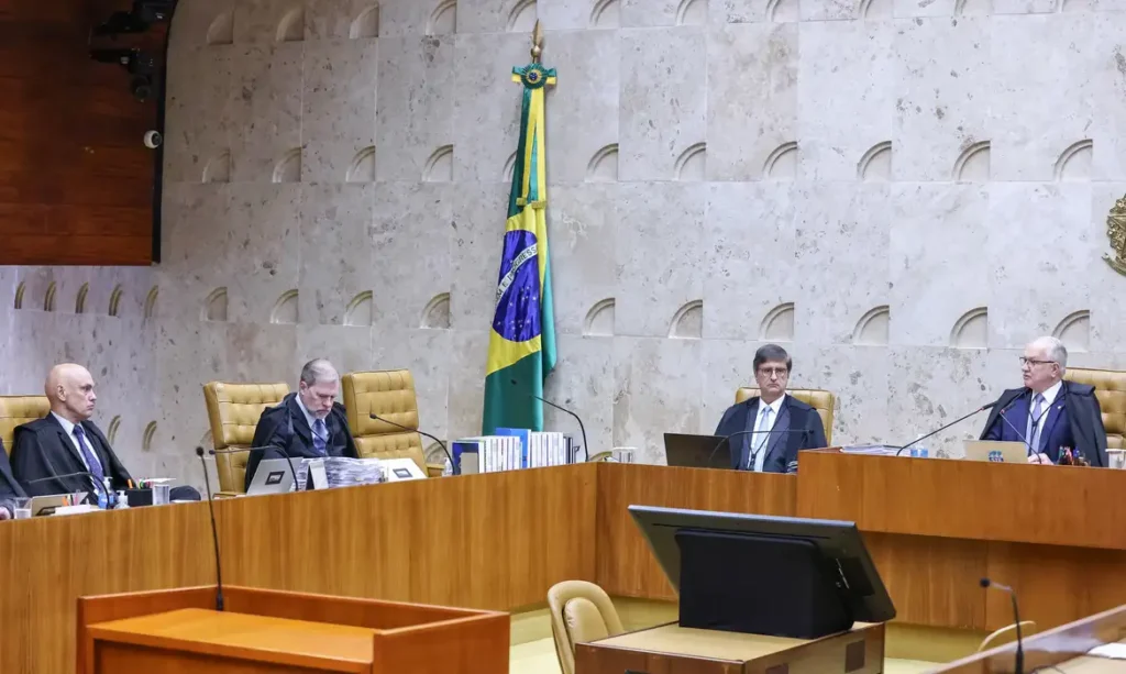 “Sem STF, fica pior”, diz Dino sobre atuação da Corte