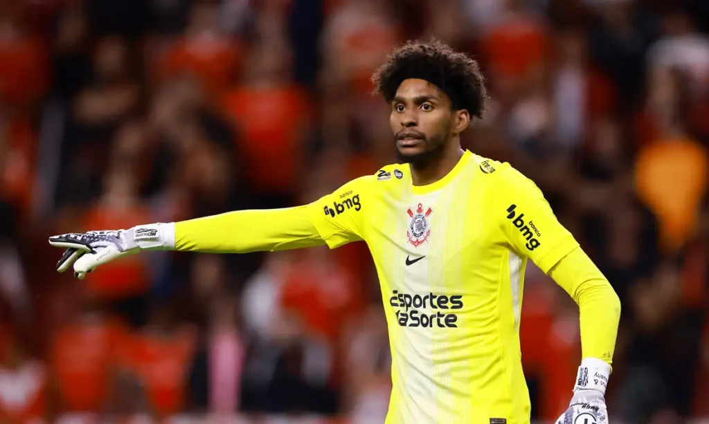 Goleiro Hugo Souza é convocado para a seleção após lesão de Alisson