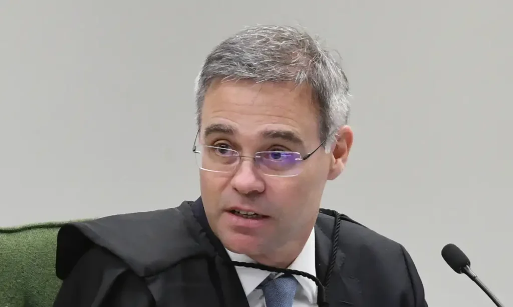 Mendonça diz que juiz não é estrela e deve assumir responsabilidades