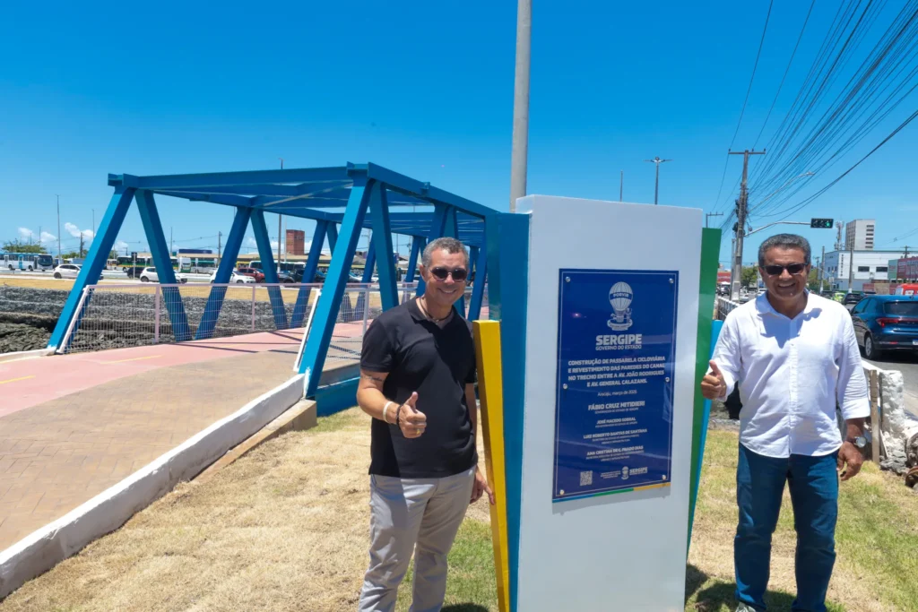 Governador Fábio Mitidieri visita obra de passarela cicloviária no Bairro Industrial