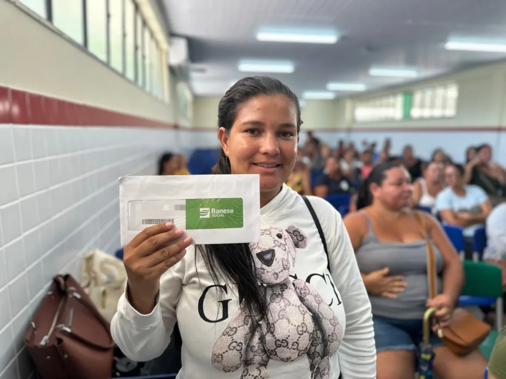 Governo de Sergipe entrega mais de 400 cartões do CMais em Poço Redondo e fortalece proteção social no município