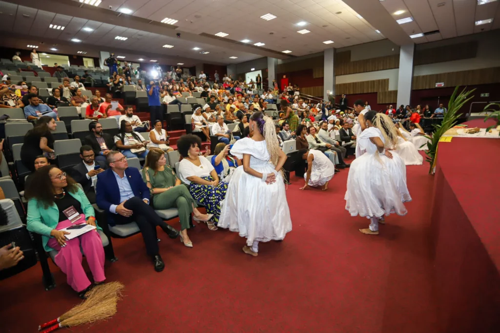Governo reforça compromisso com a igualdade racial com ações permanentes de enfrentamento à discriminação