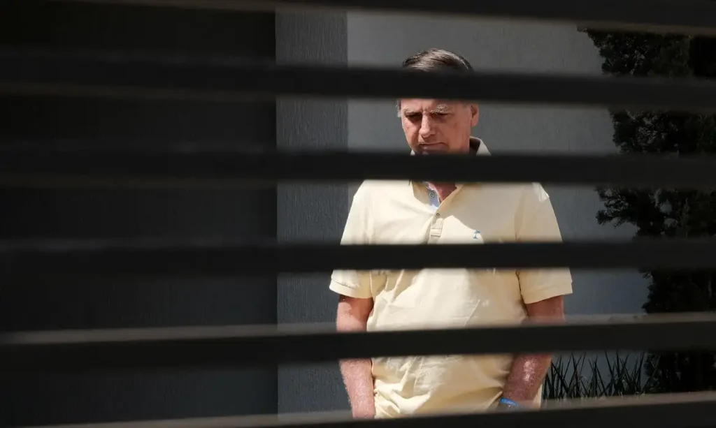 Bolsonaro entra com revisão criminal no STF para anular condenação