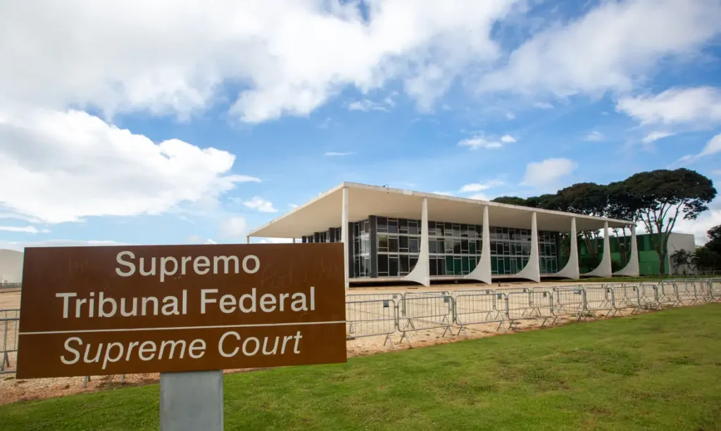 Decisão do STF permite penduricalhos de até 70% acima do teto
