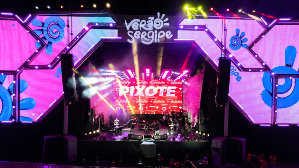 Pagode romântico e arrocha comandam última noite de shows do Verão Sergipe 2026