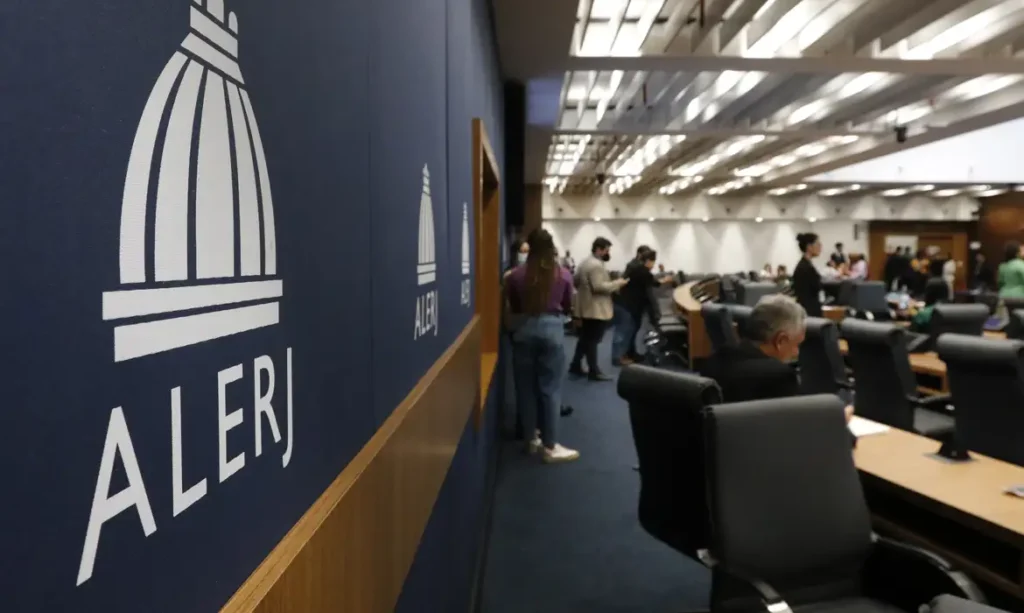 PL pede que governo tampão do RJ seja exercido por presidente da Alerj
