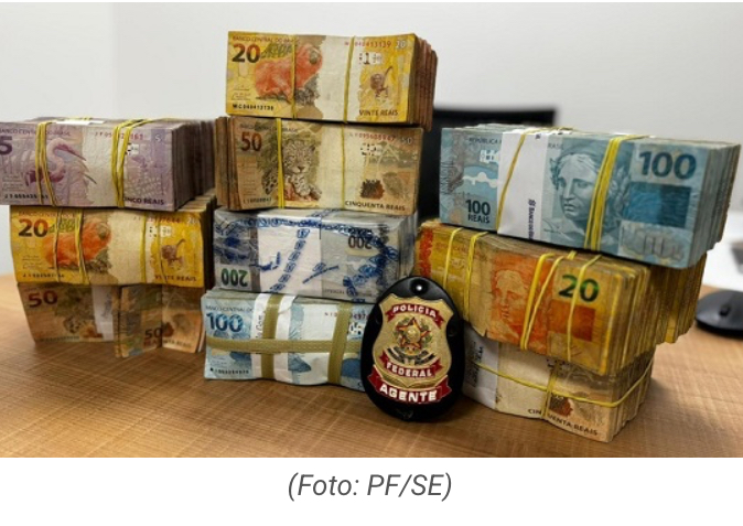 PF apreende R$ 500 mil de desvio de recursos públicos e prende dois homens