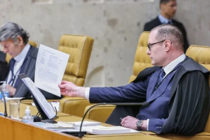 Zanin vota a favor de eleições diretas para governador do Rio
