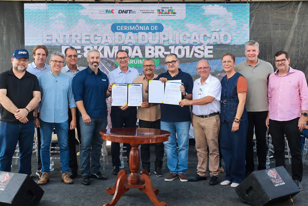 Governo do Estado participa de entrega de trecho da BR-101 e autorização de novas obras para Sergipe