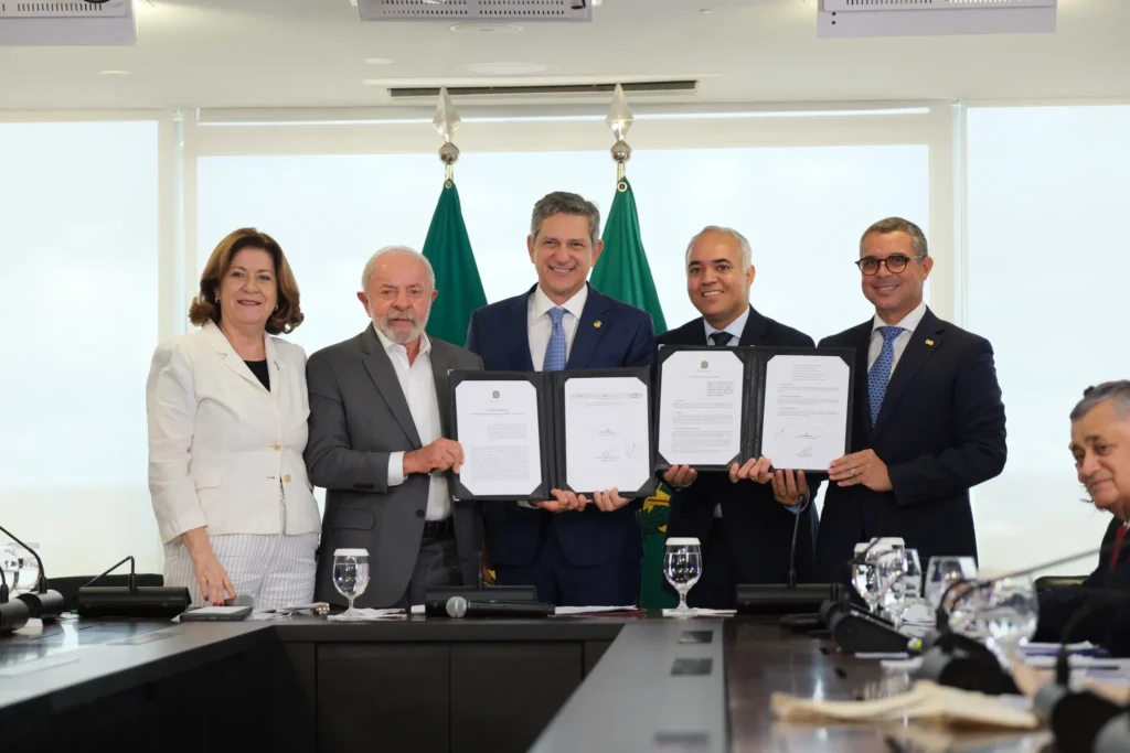 Sergipe assina R,5 bilhão em obras de abastecimento e mobilidade em parceria com o Governo Federal