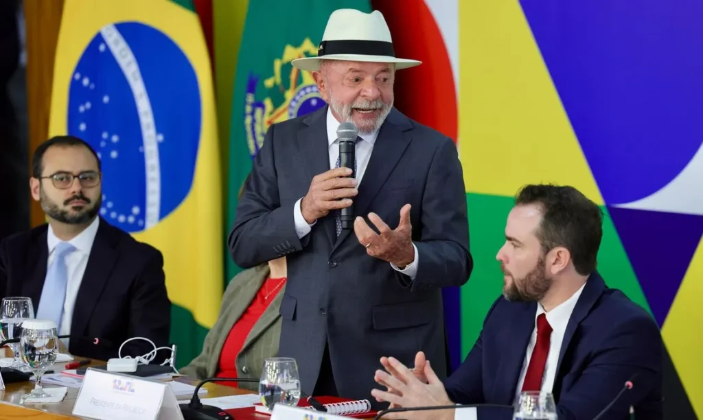 Lula: Desenrola Brasil ajudará população a “tirar corda do pescoço”