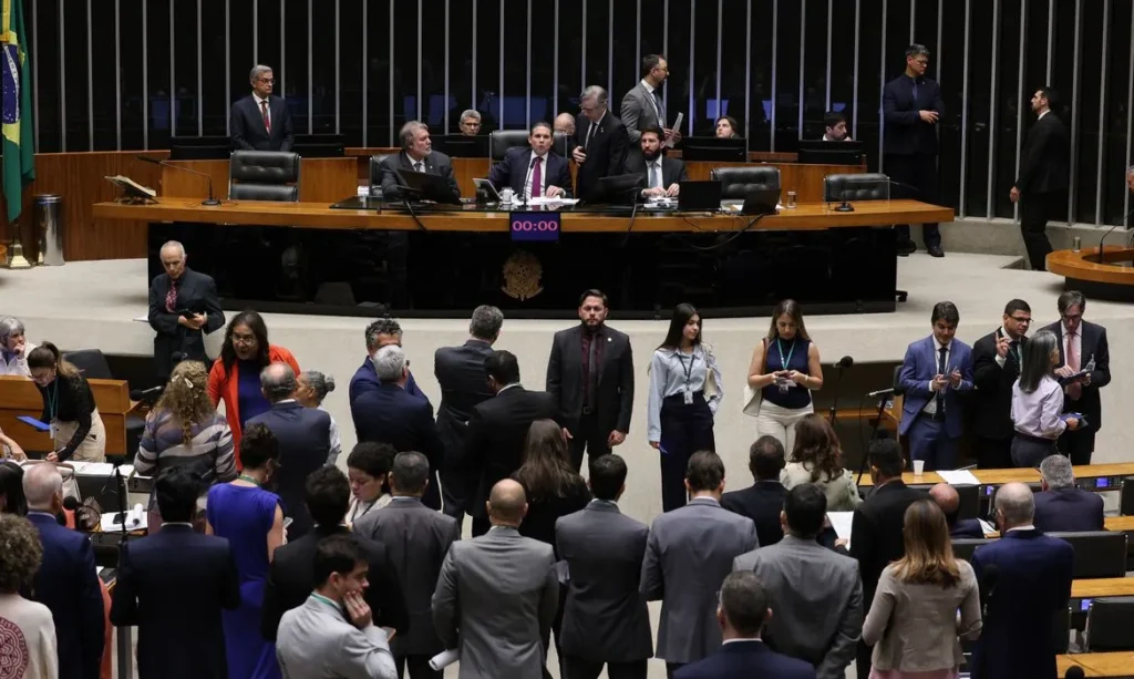Câmara inicia análise de projeto sobre exploração de minerais críticos
