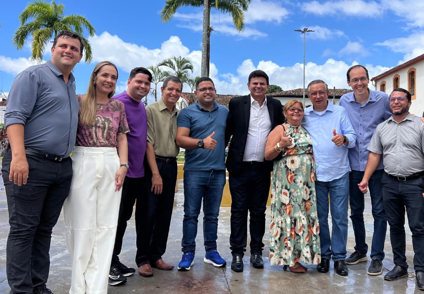 Estância: Eduardo Amorim participa de missa em homenagem aos 178 anos da cidade