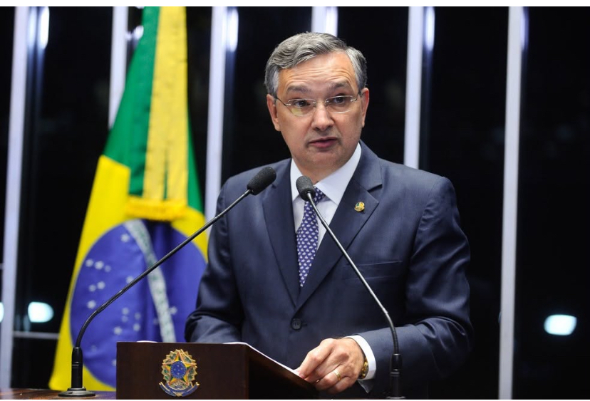 Instituto Visão prevê retorno de Eduardo Amorim ao Senado Federal